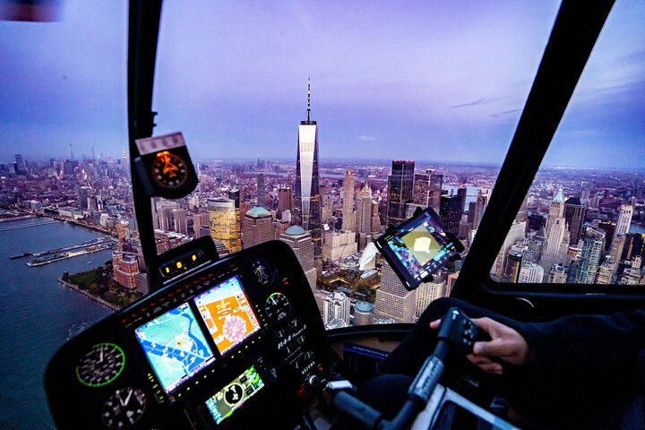 Private Scenic NYC Helicopter Charter & Champagne from Manhattan  - Photo 1 of 9